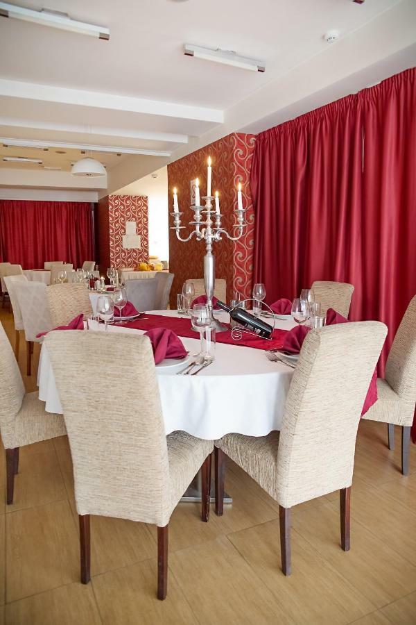 Hotel Putnik Novi Sad Eksteriør billede