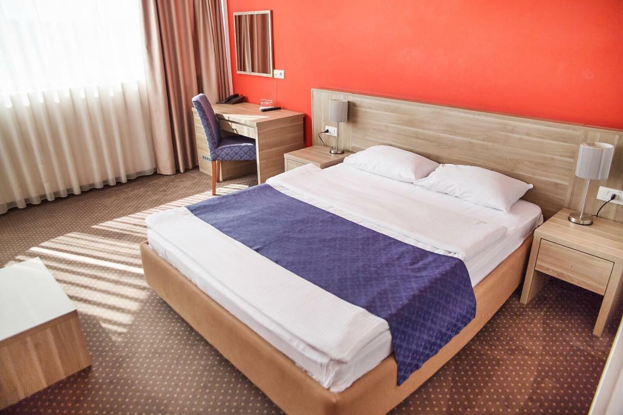 Hotel Putnik Novi Sad Eksteriør billede